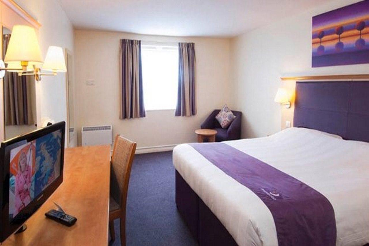 Premier Inn Carrickfergus Bagian luar foto