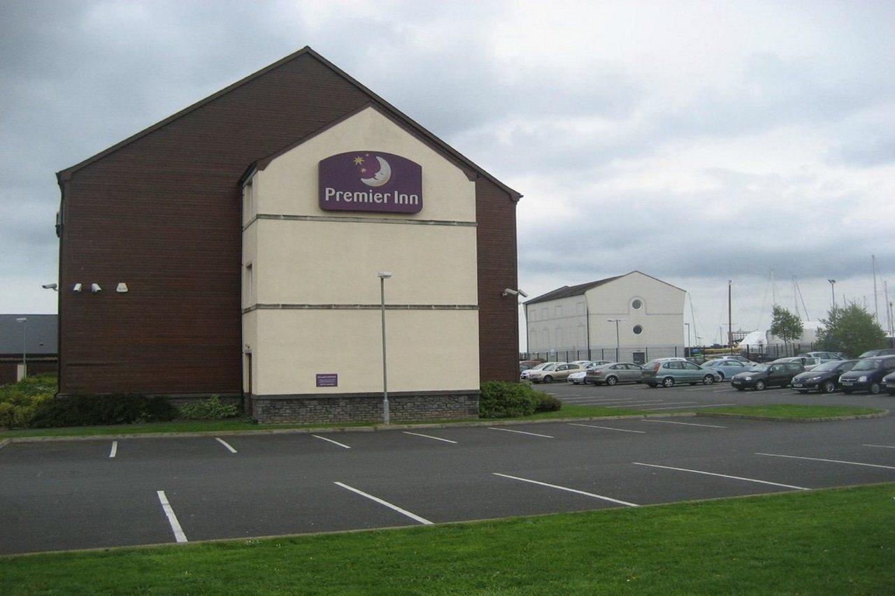 Premier Inn Carrickfergus Bagian luar foto