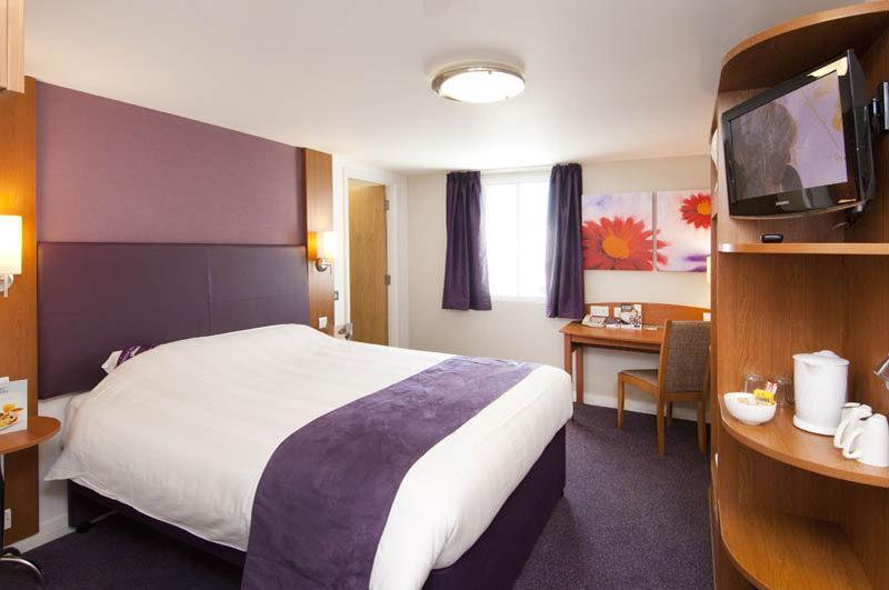 Premier Inn Carrickfergus Bagian luar foto